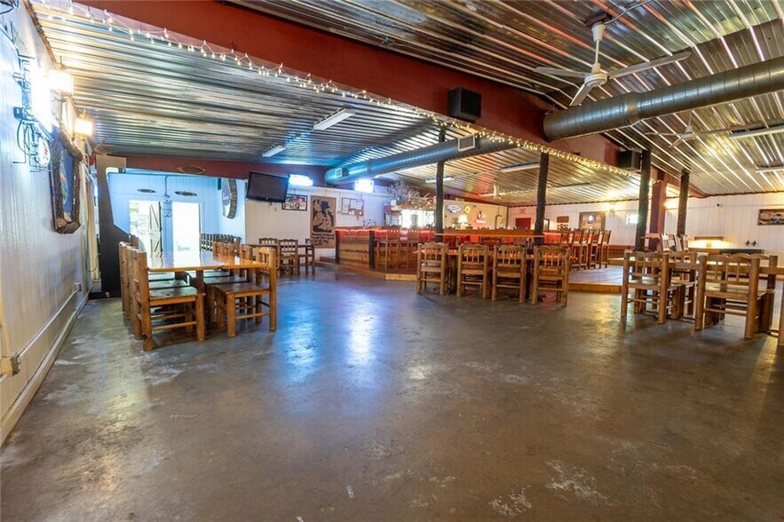 More Photos Of 233 Hwy 75, Sycamore Restaurant For Sale