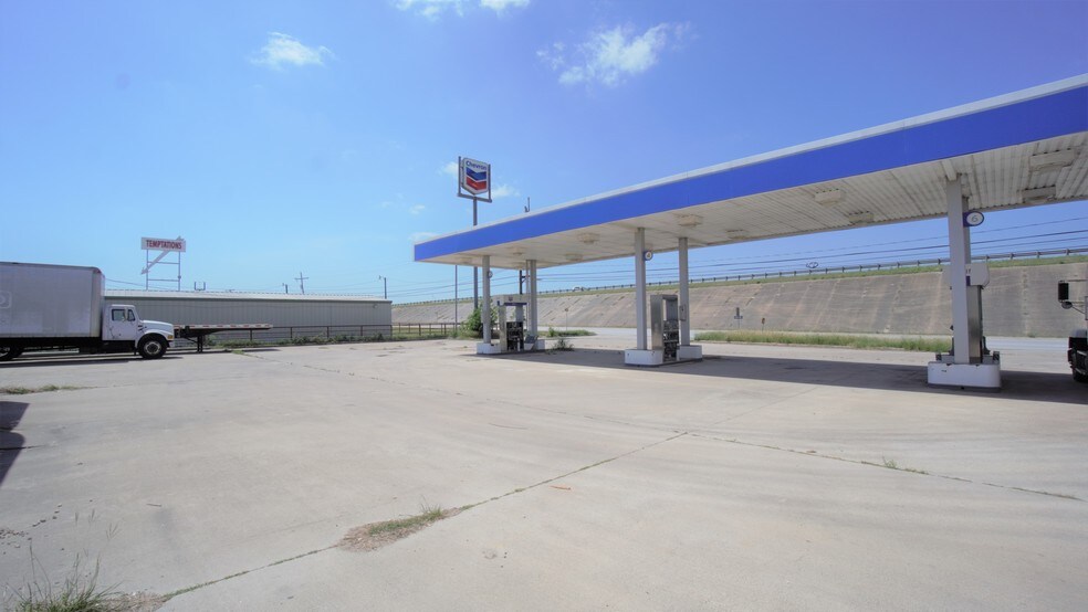 More Photos Of 12235 Camp Bowie Blvd W, Aledo Service Station For Sale