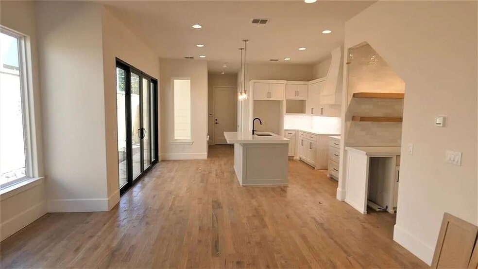 More Photos Of 5614 Anita St, Dallas Dormitory For Sale