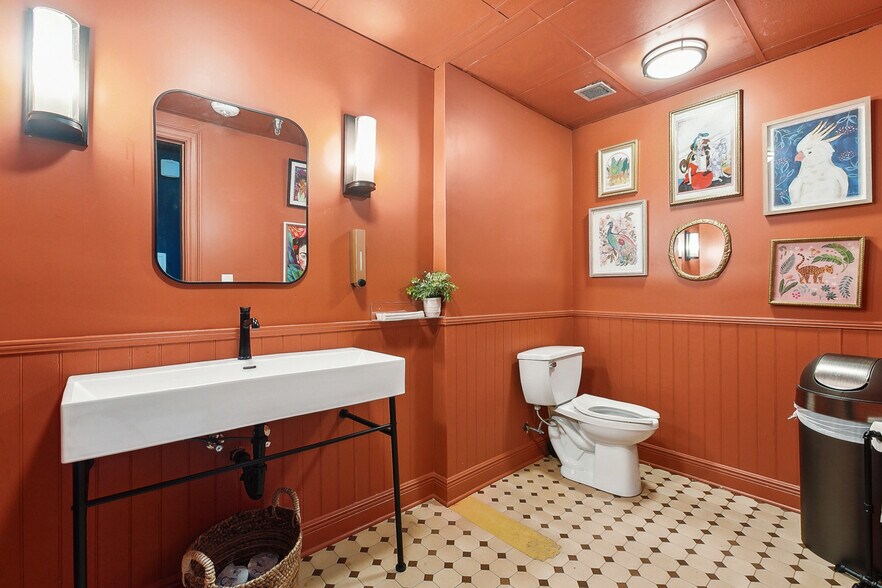 More Photos Of 336 Camp St, New Orleans Office For Lease