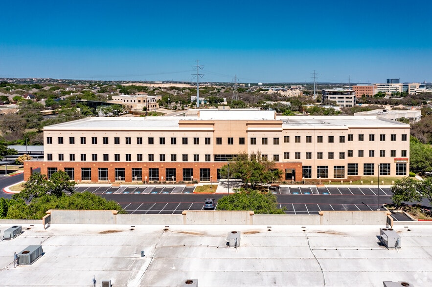 More Photos Of 607 E Sonterra Blvd, San Antonio Unknown For Lease