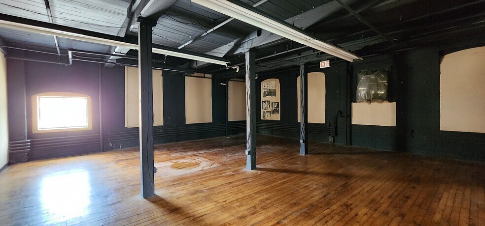 More Photos Of 1669 Thomaston Ave, Waterbury Manufacturing For Lease