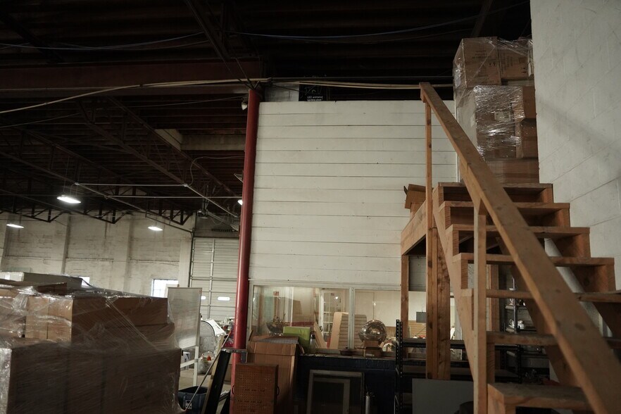 More Photos Of 215 N Main Ave, Big Lake Flex For Sale