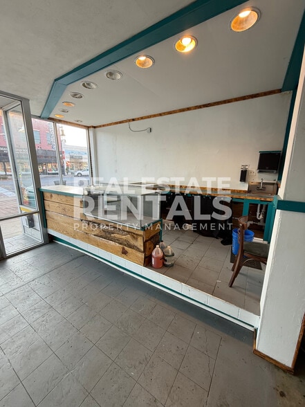More Photos Of 519 Broad St, Gadsden Storefront For Lease