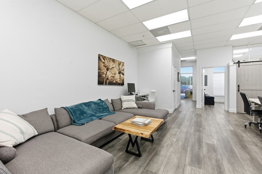 More Photos Of 3307 Northlake Blvd, Palm Beach Gardens Office For Sale