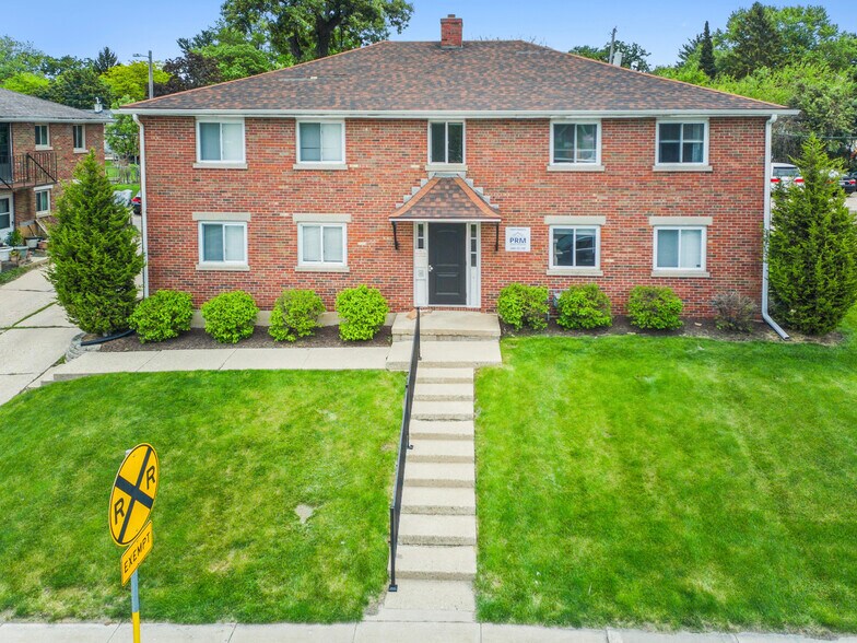 More Photos Of 1109 Catalpa Cir, Madison Multifamily For Sale
