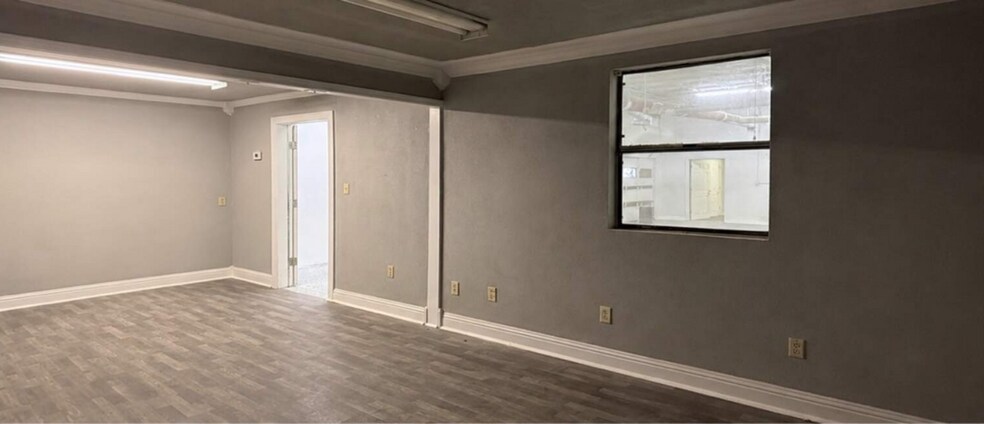 More Photos Of 208 SE Avenue 2 Ave, Atkins Office For Sale