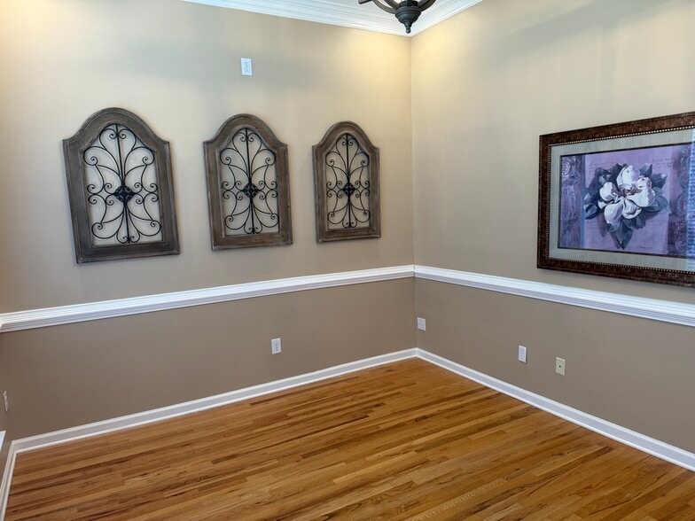 More Photos Of 4595 Towne Lake Pky, Woodstock Medical For Lease