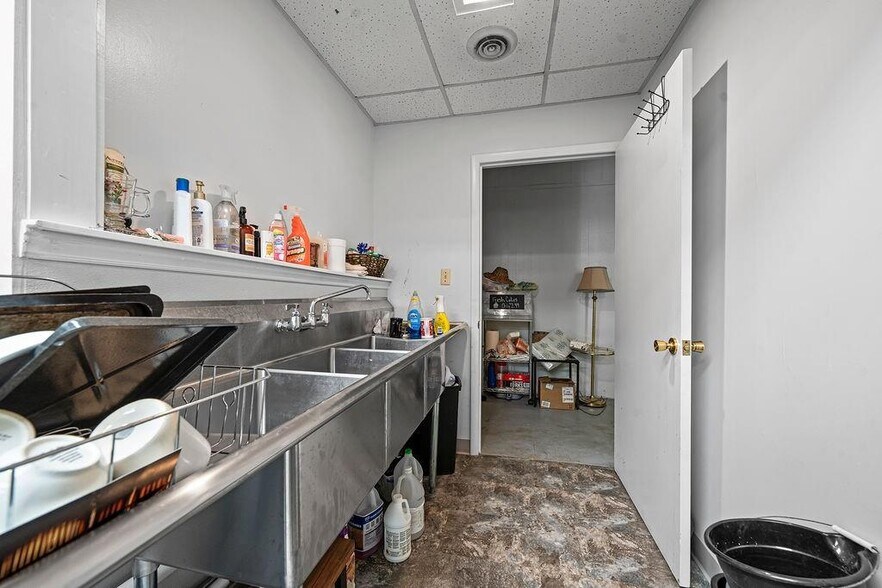 More Photos Of 111 N 3rd St, Ozark General Retail For Sale