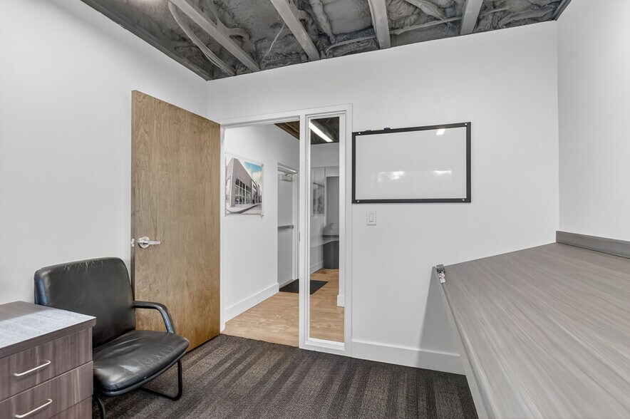 More Photos Of 442 NW 35th St, Boca Raton Office For Sale