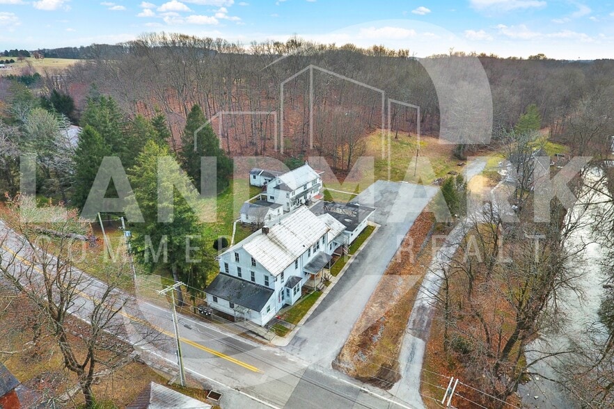 Primary Photo Of 862 Iron Ridge Rd, Spring Grove Apartments For Sale