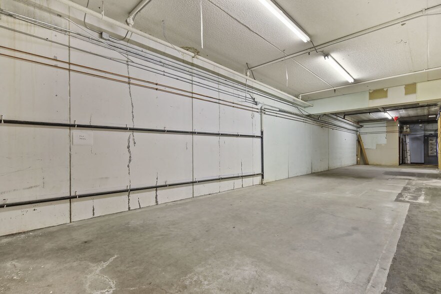 More Photos Of 110-114 S Rum River Dr, Princeton General Retail For Lease