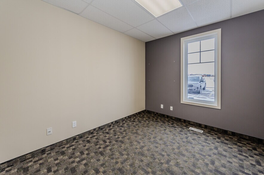 More Photos Of 90 Earl Martin Dr, Woolwich Medical For Lease