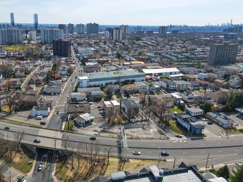 More Photos Of 1696 Bergen Tpke, Fort Lee Auto Dealership For Sale