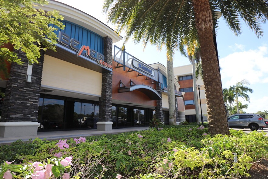 Primary Photo Of 4400 N Federal Hwy, Boca Raton General Retail For Lease