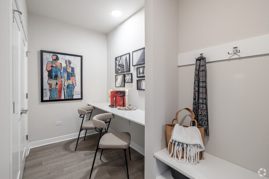 More Photos Of 250 McHenry Rd, Buffalo Grove Apartments For Lease