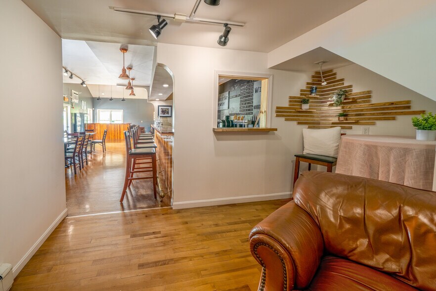 More Photos Of 279 S Main St, Winterport Winery Vineyard For Sale