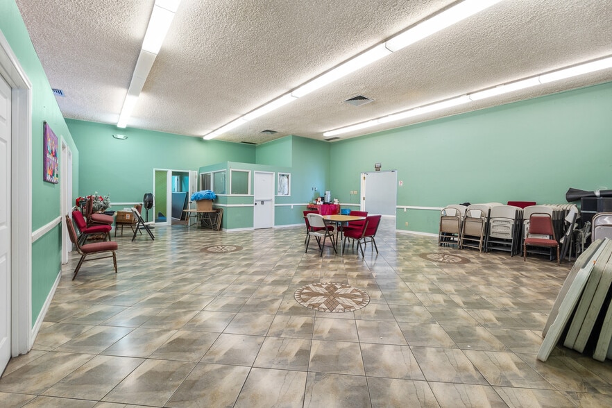 More Photos Of 375 S K St, Oxnard Religious Facility For Sale