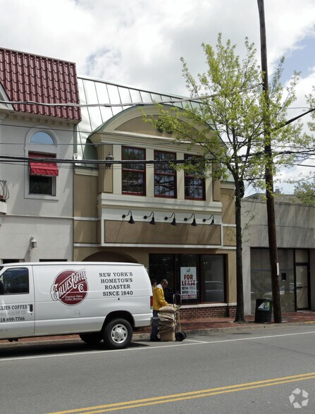 More Photos Of 63 Middle Neck Rd, Great Neck Storefront Retail Office For Lease