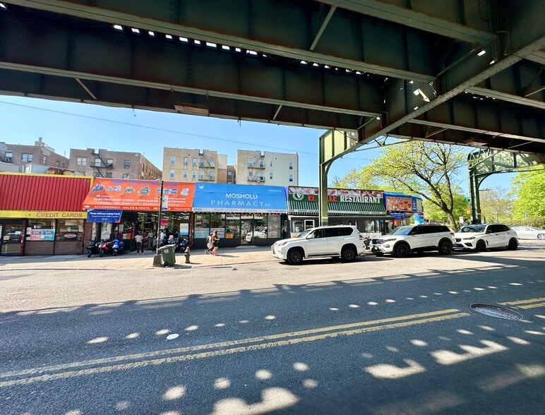 More Photos Of 3527-3537 Jerome Ave, Bronx Storefront For Sale