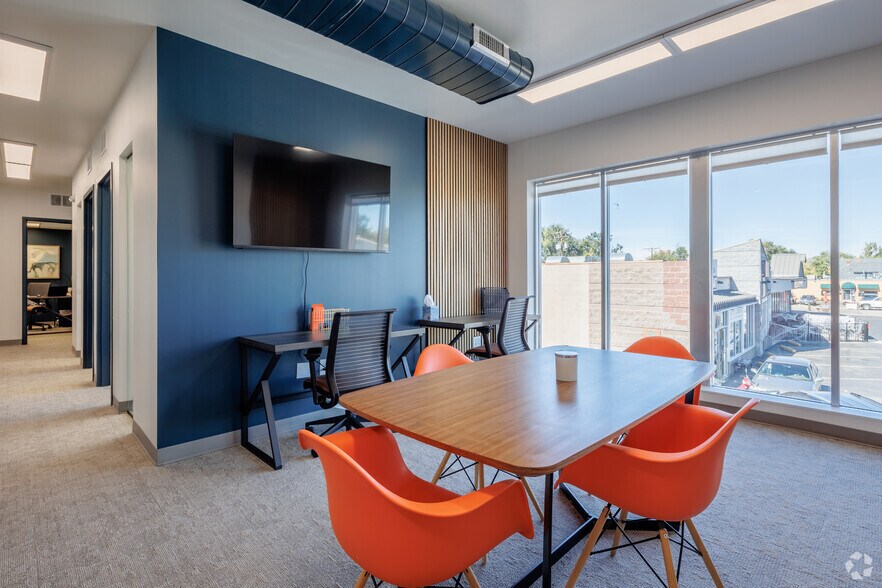 More Photos Of 4045 S Broadway, Englewood Coworking Space