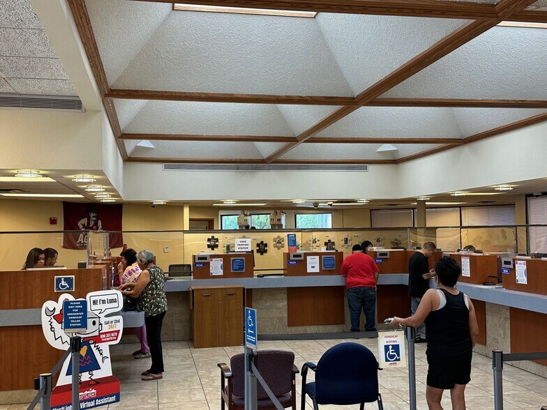 More Photos Of 300 E Foster Rd, Las Cruces Office For Sale