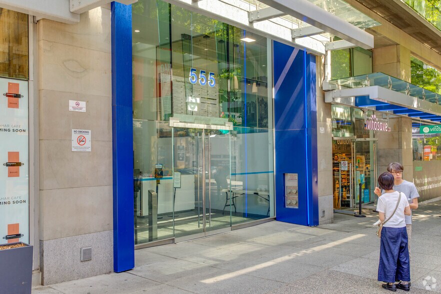 More Photos Of 555-579 Robson St, Vancouver Office For Lease