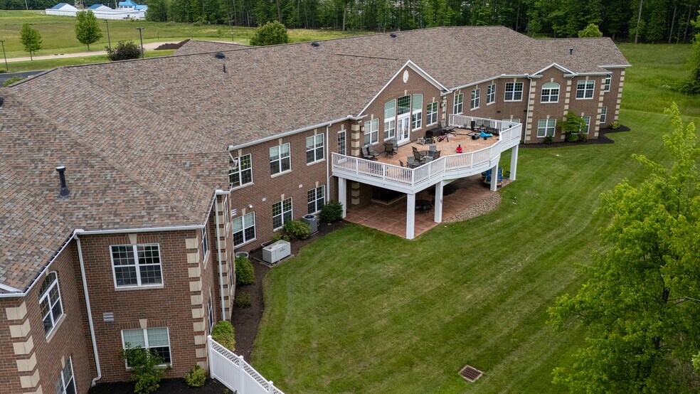 More Photos Of 387 Golfview Ln, Highland Heights Office For Sale