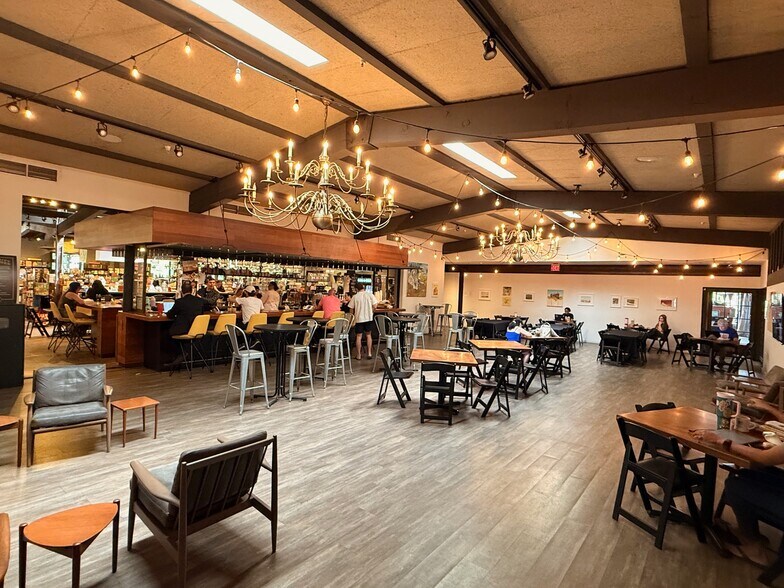 More Photos Of 300 W Camelback Rd, Phoenix Storefront Retail Office For Sale