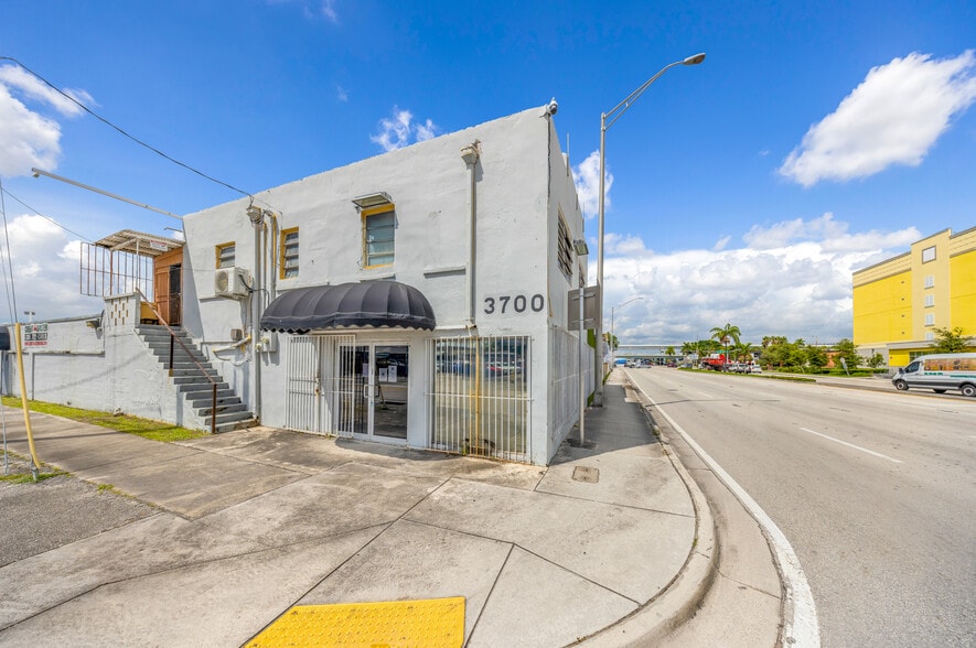More Photos Of 3700 NW 27th Ave, Miami Service For Lease