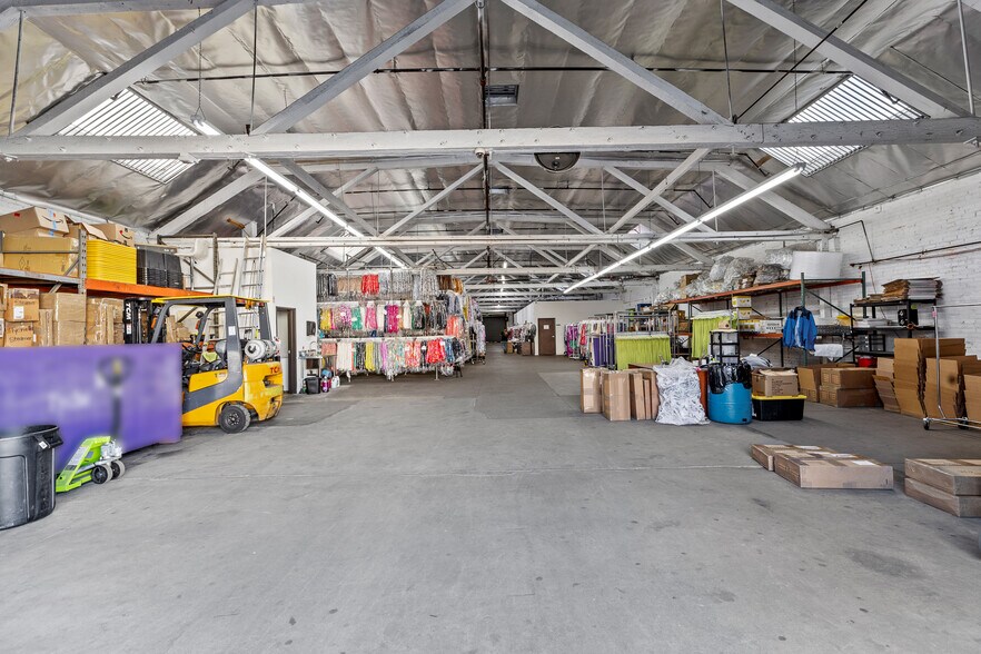 More Photos Of 3900-3912 S Broadway Pl, Los Angeles Manufacturing For Sale