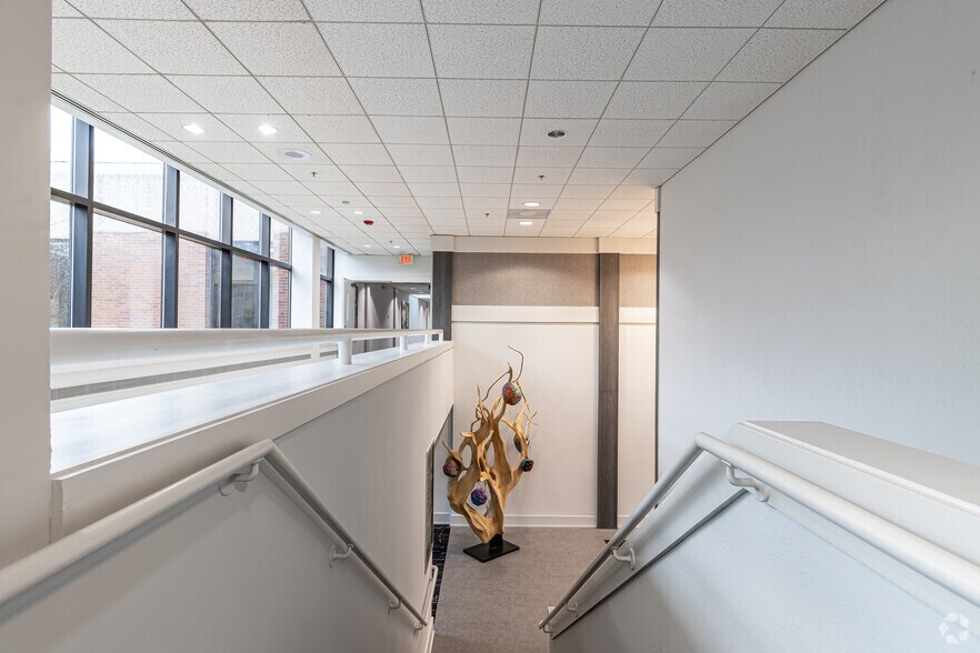 More Photos Of 67 Hunt St, Agawam Medical For Lease