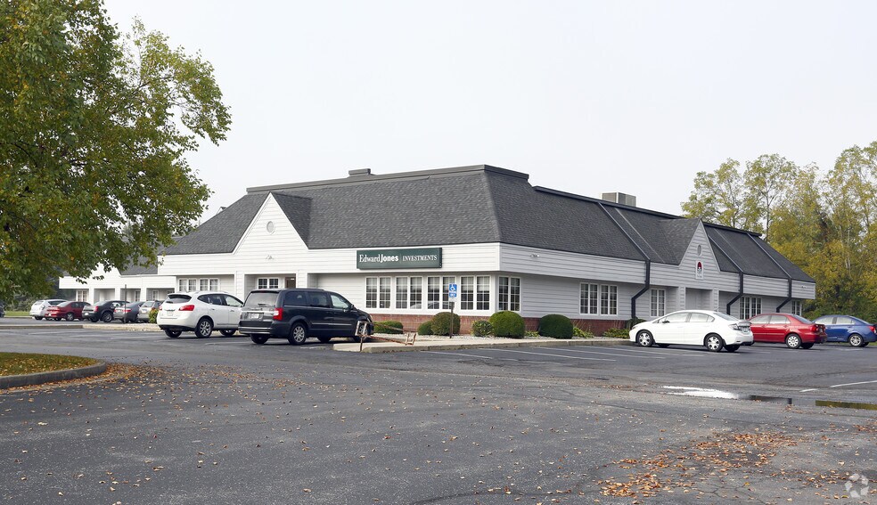 More Photos Of 1320 E 53rd St, Anderson Office For Lease