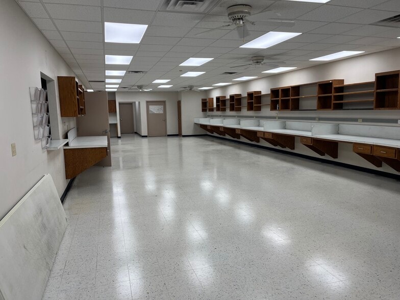 More Photos Of 5959 NW 37th St, Oklahoma City Industrial For Sale