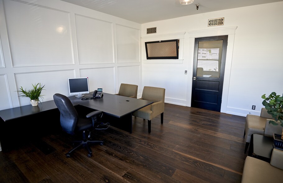 More Photos Of 202-208 W 4th St, Santa Ana Office For Lease