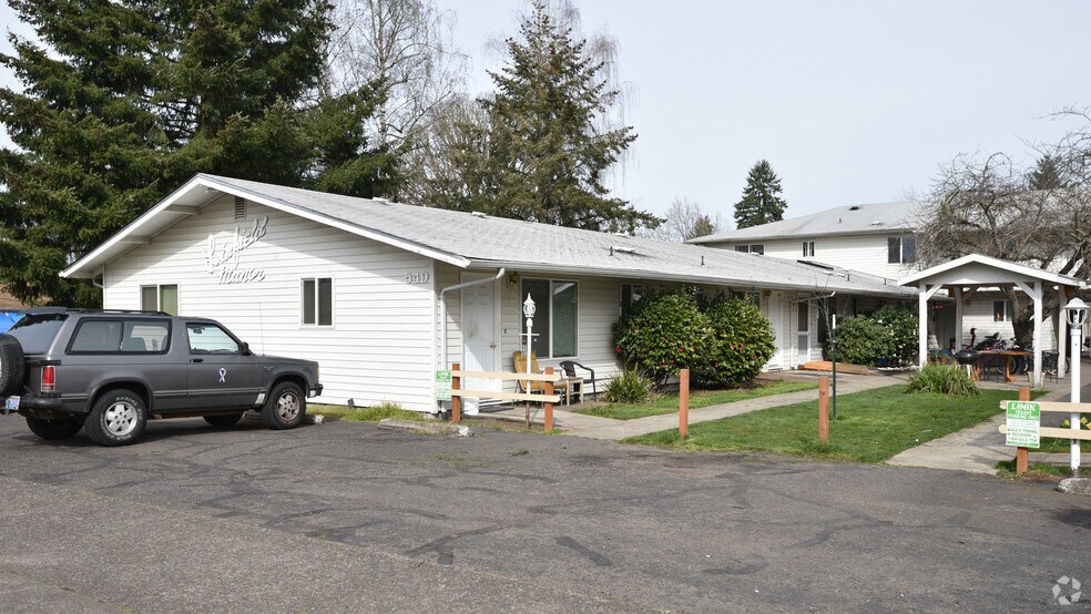 More Photos Of 547 SW Fellows St, McMinnville Apartments For Sale