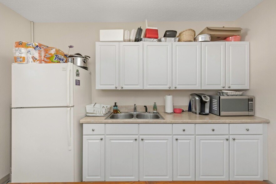 More Photos Of 701 N Hercules Ave, Clearwater Medical For Sale