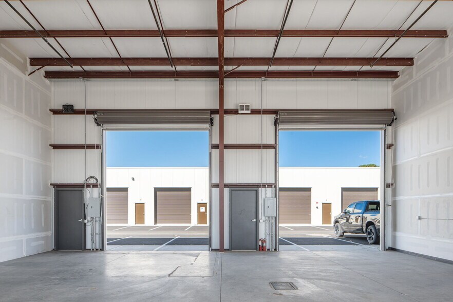 More Photos Of 2700 N Lake Valley Rd, Prescott Valley Light Manufacturing For Sale