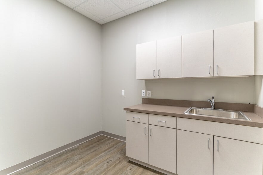 More Photos Of 2688 S Orlando Dr, Sanford Unknown For Lease