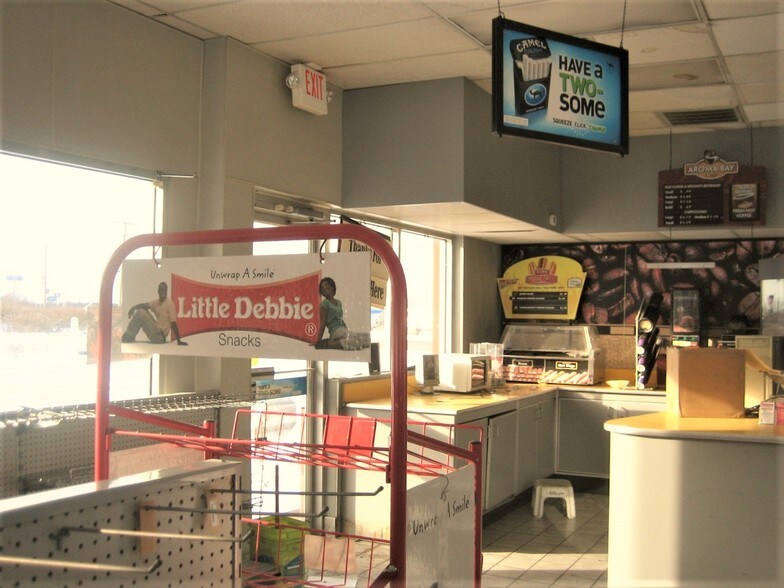 More Photos Of 5301 Seventy-six Dr, Youngstown Service Station For Sale
