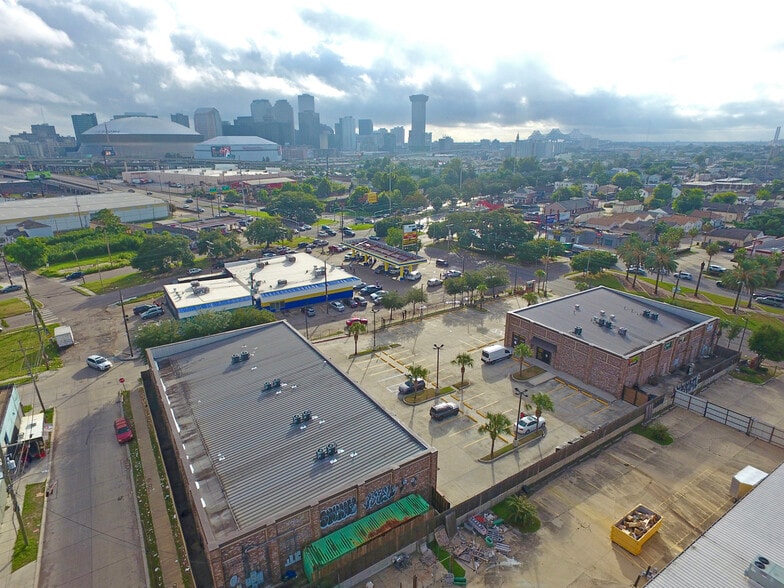 More Photos Of 2101 S Claiborne Ave, New Orleans Unknown For Lease