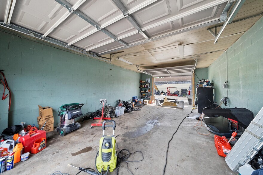 More Photos Of 1610 S Chicago St, Joliet Auto Dealership For Sale