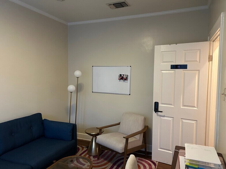 More Photos Of 1613 W 6th St, Austin Loft Creative Space For Lease