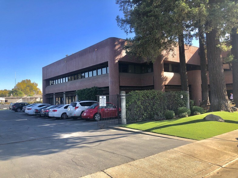 More Photos Of 2555 3rd St, Sacramento Office For Lease