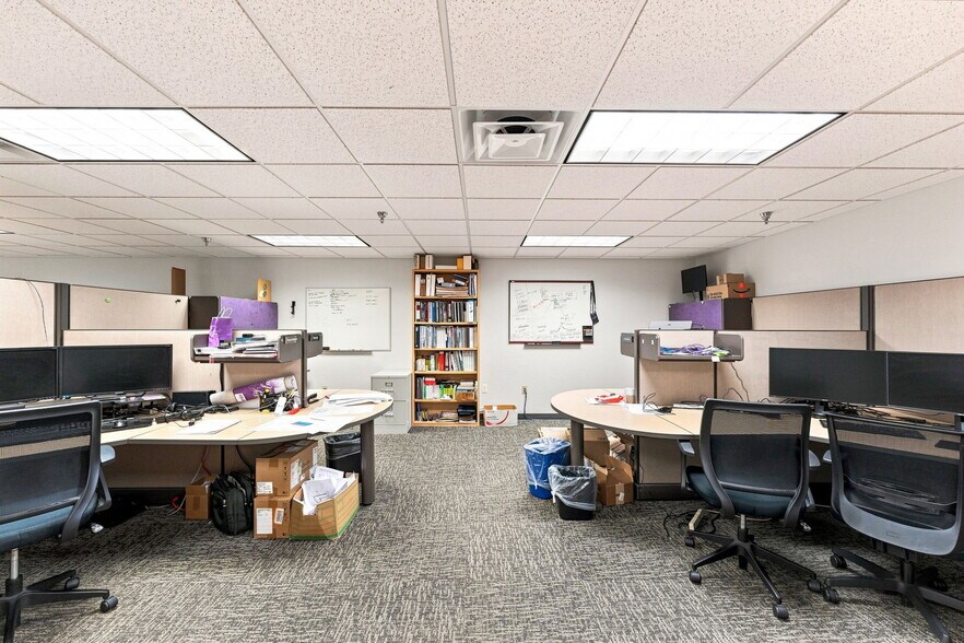 More Photos Of 1365 Hamlet Ave, Clearwater Flex For Lease