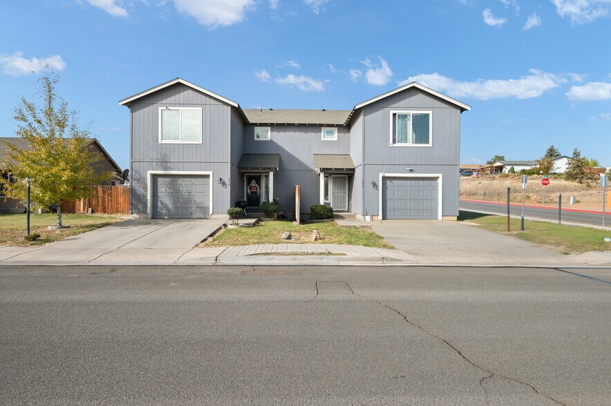 More Photos Of 302 SE Leisek Way, Madras Multifamily For Sale