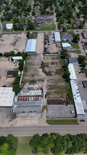 More Photos Of 6310 N Shepherd Dr, Houston Auto Salvage Facility For Sale