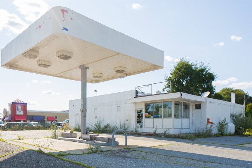 More Photos Of 592 Providence Rd, Brooklyn Convenience Store For Sale