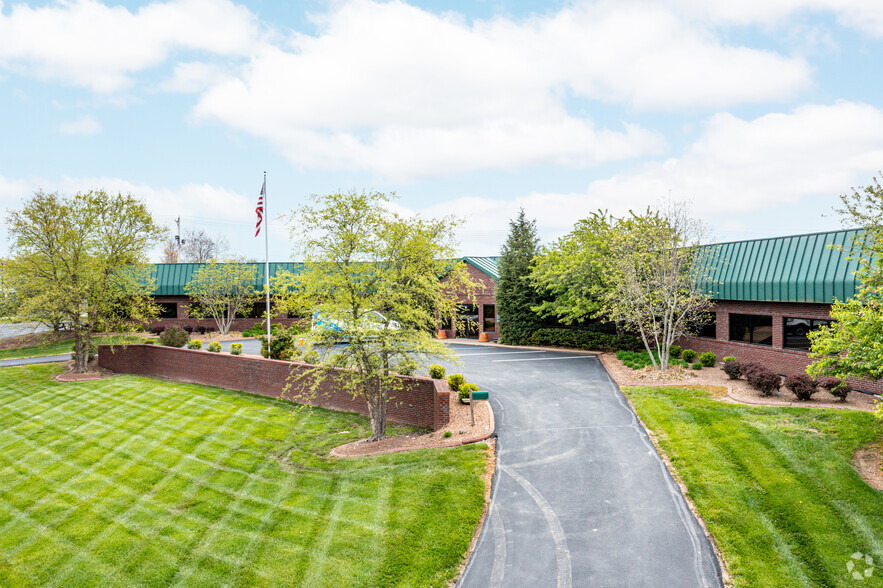 Primary Photo Of 1000 Bell Ln, New Albany Manufacturing For Lease