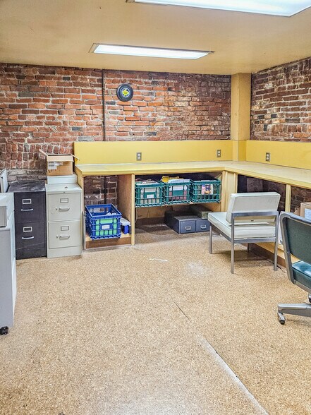 More Photos Of 424 1st Ave SW, Albany Storefront Retail Office For Sale